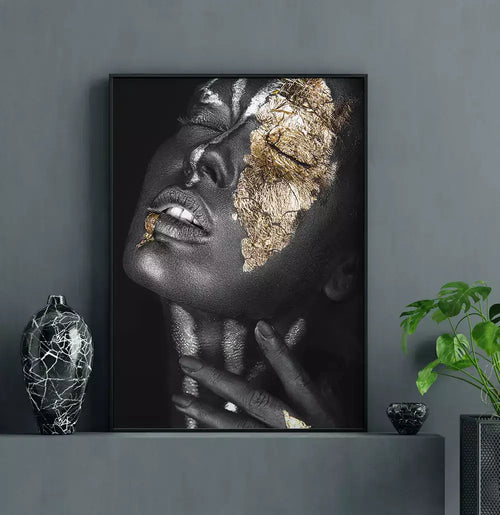 Quadro Decorativo Rosto Feminino com Pintura Black e Textura Gold